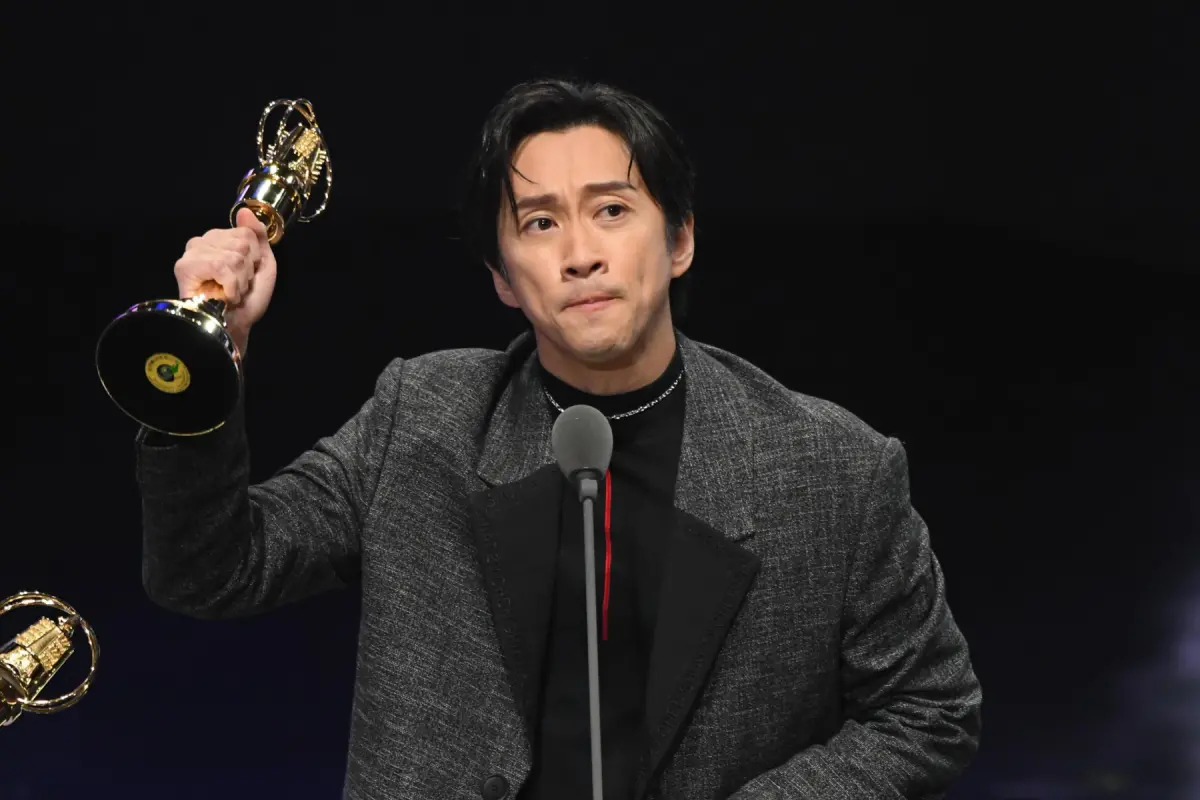 ▲陳漢典得金鐘淚謝《康熙來了》兩位前輩，蔡康永發文回應陳漢典，文字被網友大讚溫暖又有力量。（圖／三立提供）