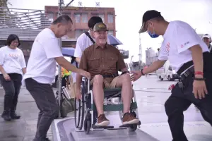 ▲伊甸基金會「愛·無礙友善日」安排輪椅駕照體驗活動。（圖 ／基隆市政府提供）
