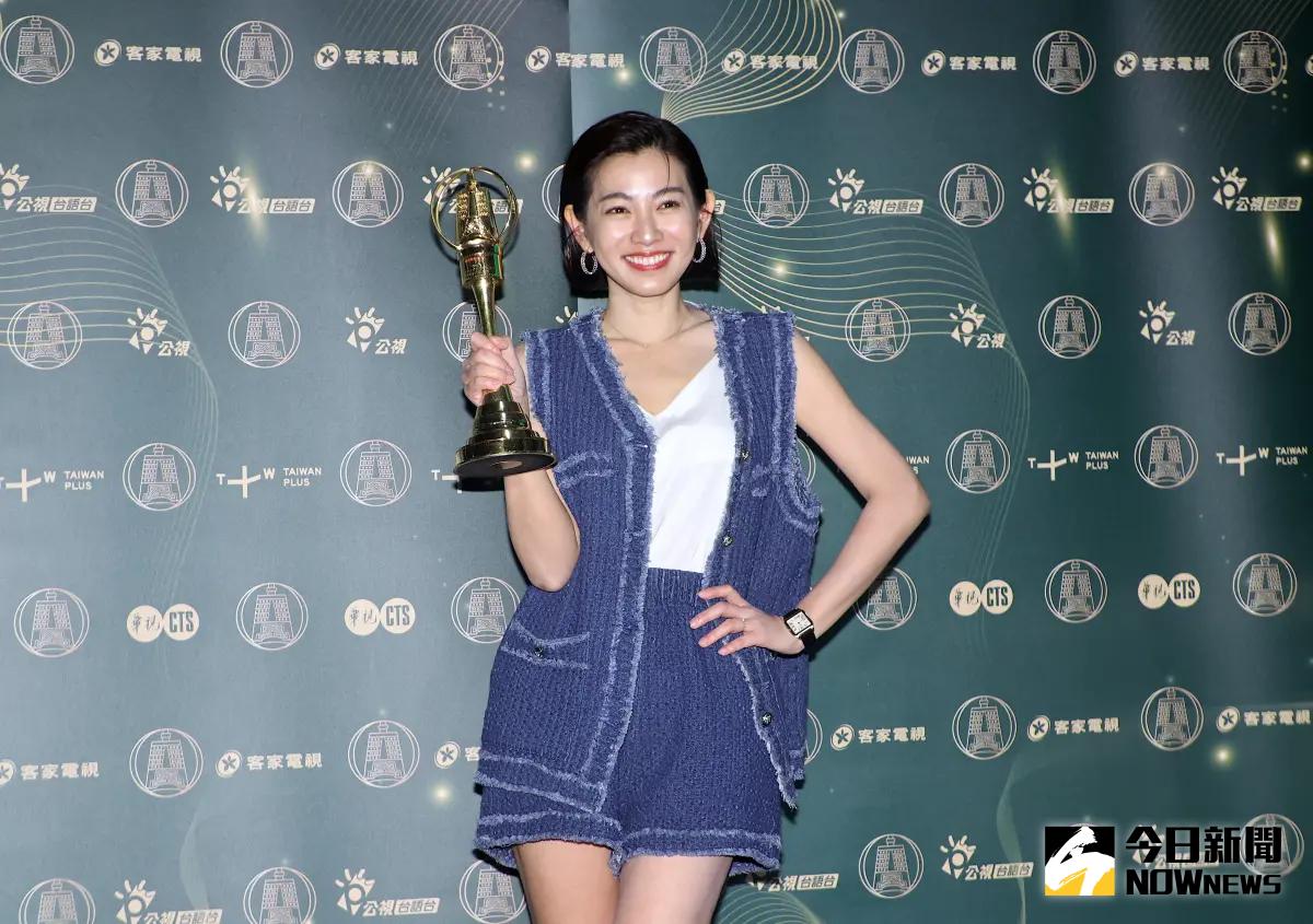 ▲米可白奪金鐘獎最佳女配角，前夫、前男友通通送祝福。（圖／記者陳明中攝）