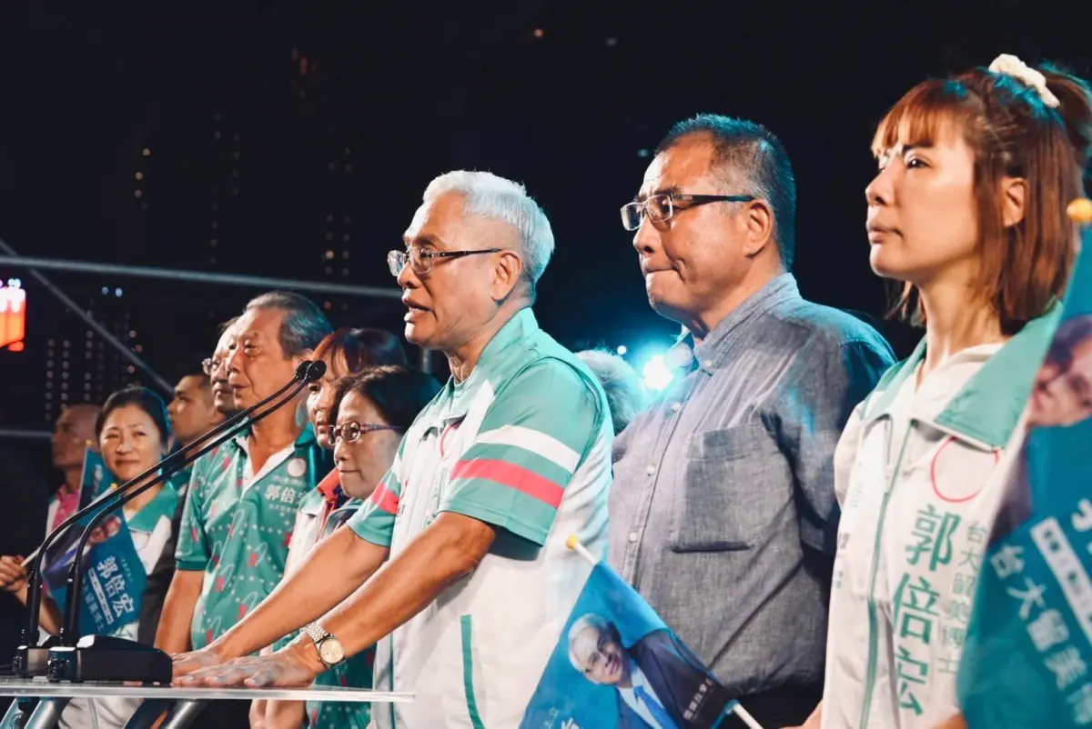 ▲高雄市第6選區立委參選人郭倍宏成立競選總部，郭倍宏表示，雖然自己年紀較大也是滿頭白髮，但體力仍然不錯，他對鄉土的奉獻和熱愛，並不會受到年紀影響。(圖／截自郭倍宏臉書)