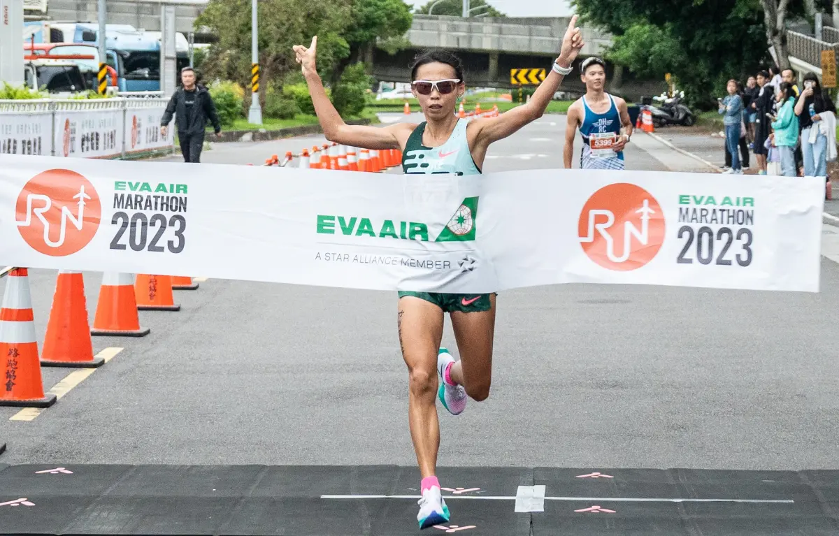 ▲2023長榮航空城市觀光馬拉松，台灣女子馬拉松好手曹純玉將冠軍留在台灣，成功完成五連霸。（主辦提供）