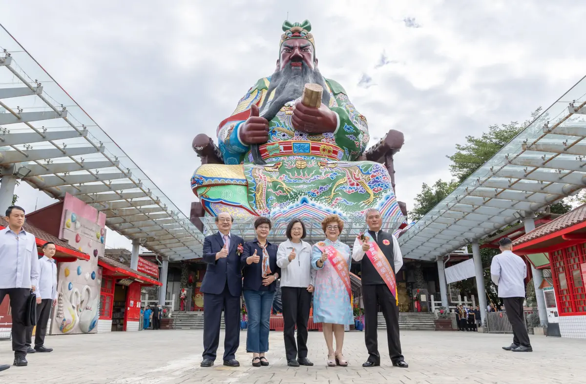 ▲蔡英文表示宮廟是大家常聚在一起的地方，若民眾聽到可疑的訊息，麻煩多加查證，一起來防制假訊息，不要造成社會的對立及紛擾。（圖／總統府提供）