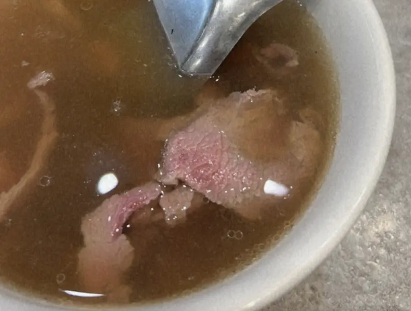 ▲由於溫體牛90%以上來自乳牛,因此台灣肉牛產業發展協會理事長張志名認為,當2025紐西蘭鮮乳零關稅進口後,乳牛來源將會減少,台灣溫體牛肉等相關產品價格將持續上揚。(圖/NOWnews資料照片)