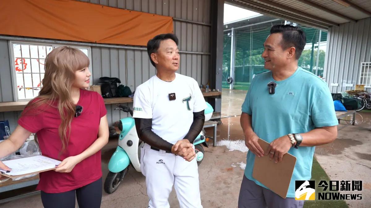 ▲《野球名人房》特地南下到高雄訪問台鋼總教練洪一中。