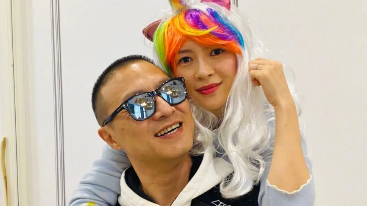 ▲章子怡（後）、汪峰宣布離婚。（圖／翻攝自章子怡微博）