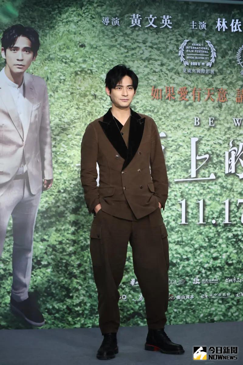 周渝民在電影《車頂上的玄天上帝》中，挑戰一人分飾兩角演出。（圖／記者陳明中攝影）