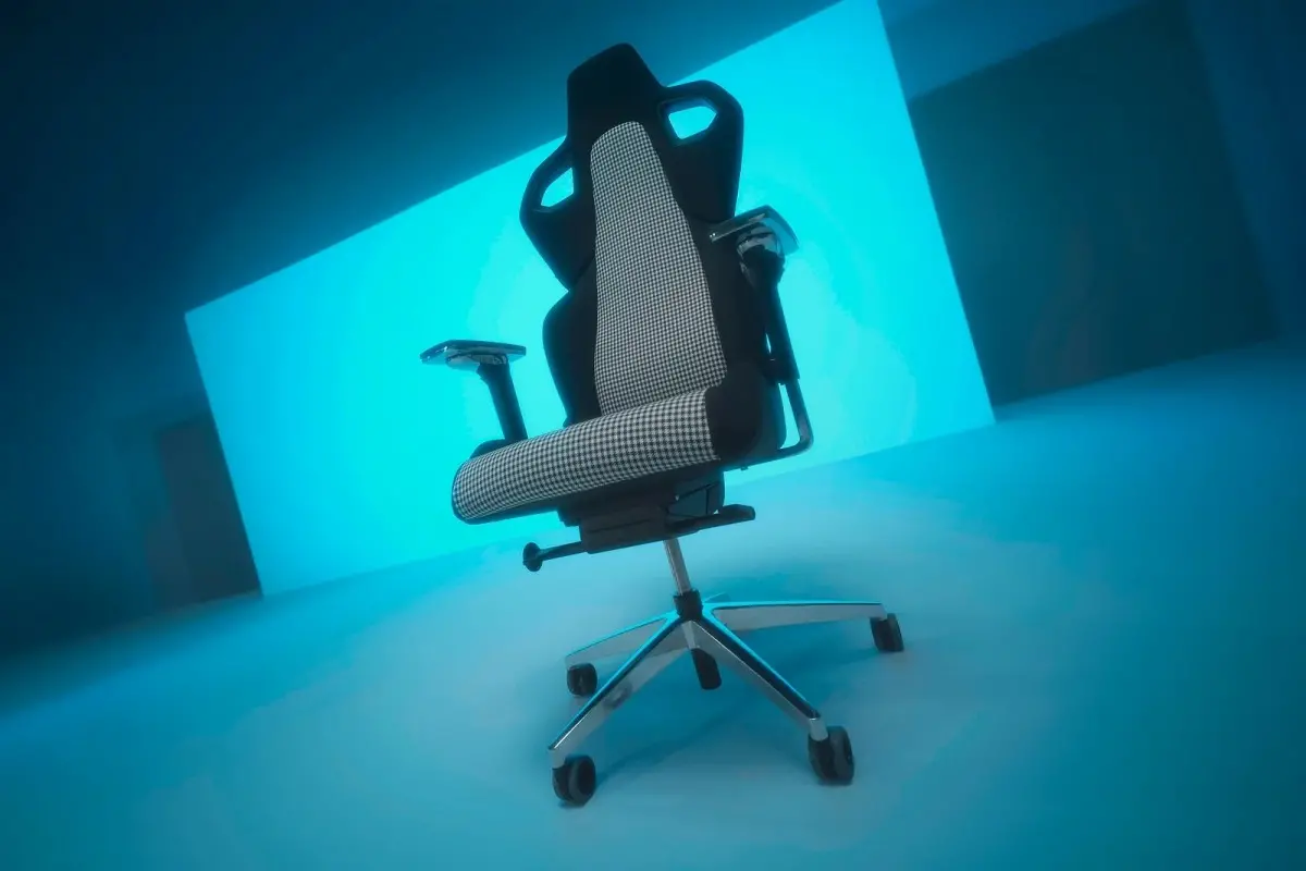 ▲ 經典千鳥格紋電競椅限量發售 保時捷與Recaro聯名只有1,911張 