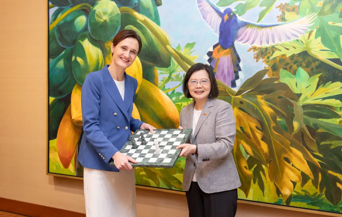 ▲蔡英文今日宴請立陶宛國會議長希米利特，希望持續深化夥伴關係，一起為全球繁榮和平更盡一分心力。（圖／總統府提供）