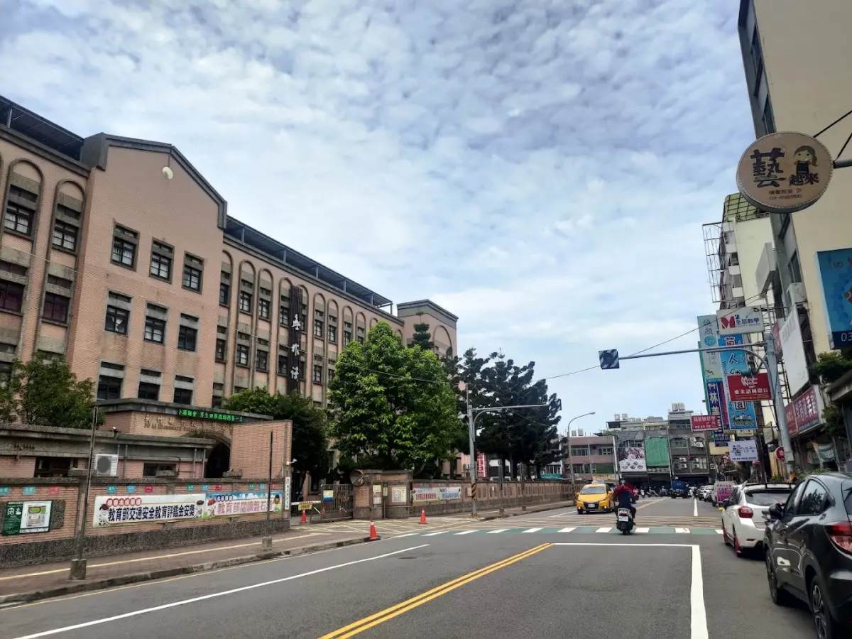 ▲年2024是龍年，不少計劃生育的家長已開始卡位明星學區。新竹縣竹北博愛國小周邊房價近3年漲幅達42.6%，家長搶破頭。（圖／Google Map_陳熒竺）