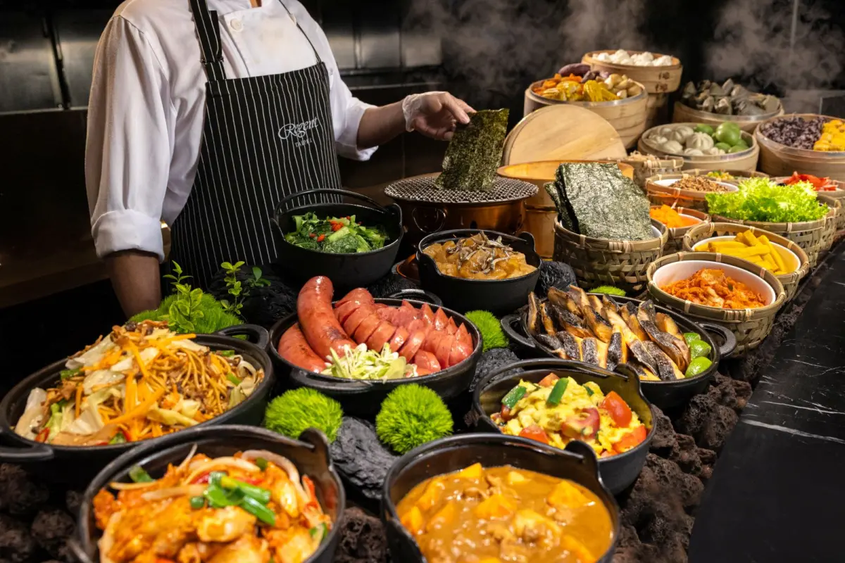 ▲晶華國際酒店集團即日起至11月6日下午7點於官網舉辦線上旅展。餐券最低下殺最低5折，其中人氣吃到飽餐廳栢麗廳更是下殺到5.6折。（圖／台北晶華酒店提供）