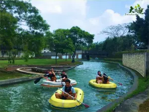 ▲大路觀主題樂園位於屏東，有長達856公尺的運河，提供給遊客在河上划船。。（圖／大路觀主題樂園臉書）