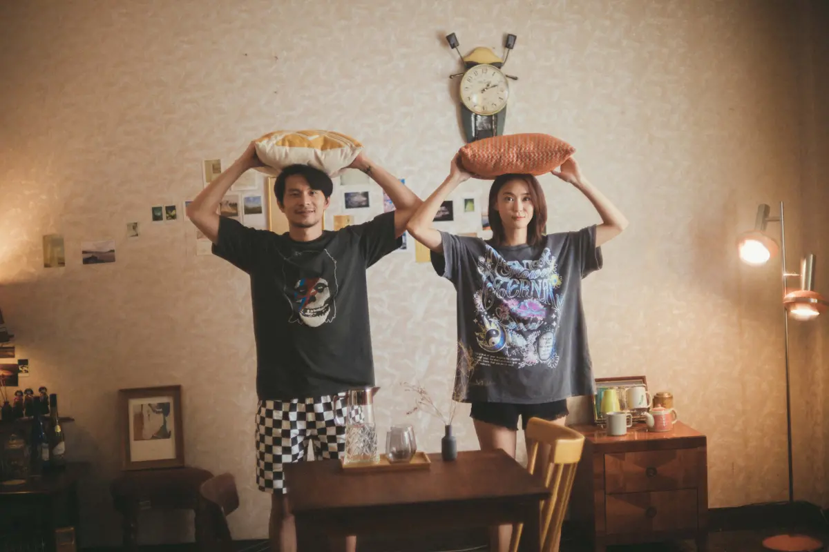 ▲麋先生推出新歌〈都是浪漫害的〉，MV邀來姚淳耀（左）、鍾瑶拍攝，姚淳耀鬆口談求婚細節。（圖／相信音樂提供）