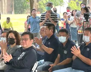 ▲高雄五大漁港美味海鮮接力開動活動，吸引民眾到會場為活動贊聲。(圖／記者黃守作攝，2023.10.25)