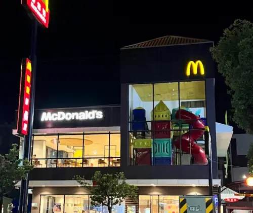 ▲麥當勞兒童遊戲區現在幾乎都已經拆掉或者暫停使用，是不少人的童年回憶，官方也透露，當今3C科技發展蓬勃，兒童遊戲區對孩童已經不再具備有吸引力，未來的確不會再設置。（圖/路上觀察學院）