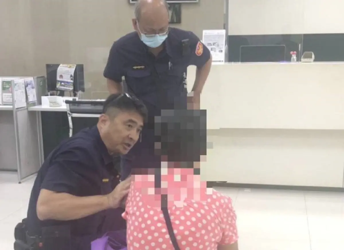 ▲黃姓婦人日前加入在網路上加入１命理社團，假借要為她舉辦改運法會，需要大筆香油錢，要求黃婦匯款18萬元，所幸員警及時阻詐成功保住黃婦辛苦錢。（圖／記者郭凱杰翻攝）