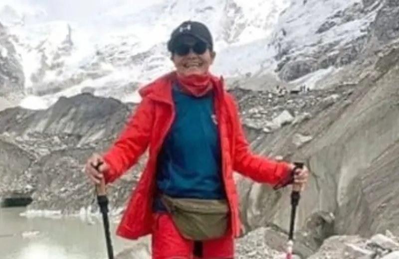 ▲ 馬來西亞一名73歲老奶奶爬世界第一高峰。（圖／翻攝自X，原稱推特）