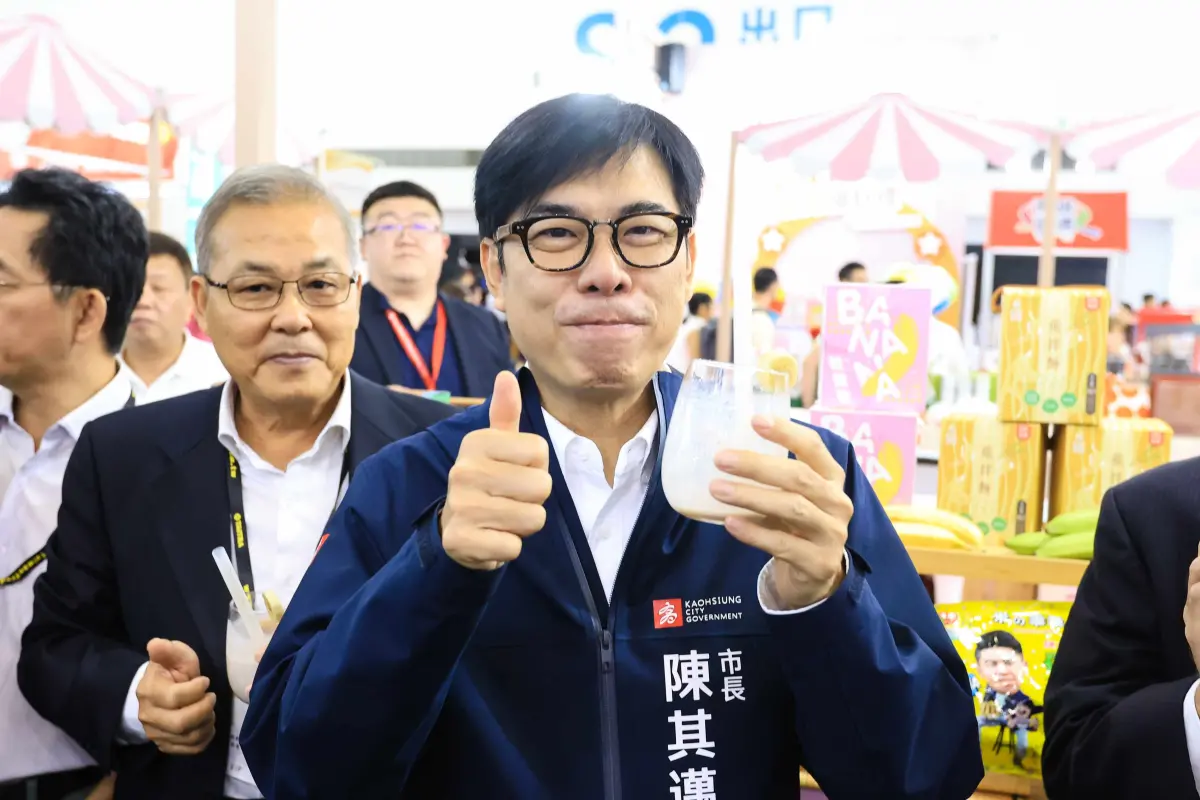 ▲陳其邁說，他不怕任何壓力，會提出負責任提出一個對高雄市第六選區最好的候選人。（圖／高雄市政府提供）