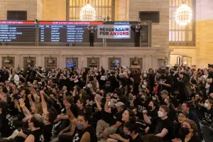 示威群眾湧入促加薩停火　紐約關閉中央大車站
