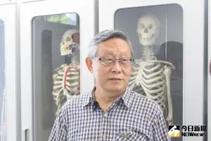 國立清華大學前校長賀陳弘 ▲面對生死議題,清大前校長賀陳弘態度豁達。(圖/記者嚴俊強攝)