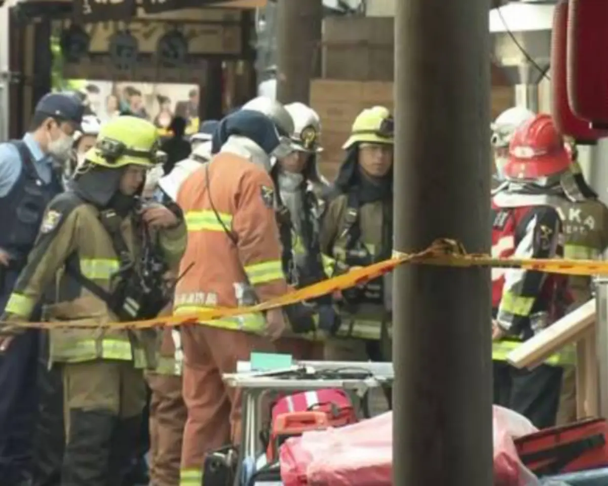▲日本大阪市一家壽司今天下午發生爆炸，包括店員及顧客在內共有12人受到輕傷，目前研判可能是製作料理用的瓦斯噴槍爆炸。（圖／翻攝自NHK）