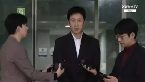 快訊／李善均被警察拷問1小時！乖乖交出手機　拒回跟小三的關係
