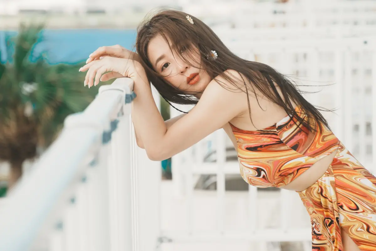 ▲郭書瑤被爆料1年不繳管理費，還將包裹堆大廳不領取、撕毀社區公告，惡鄰行徑被揭發。（圖／星星相藝提供）