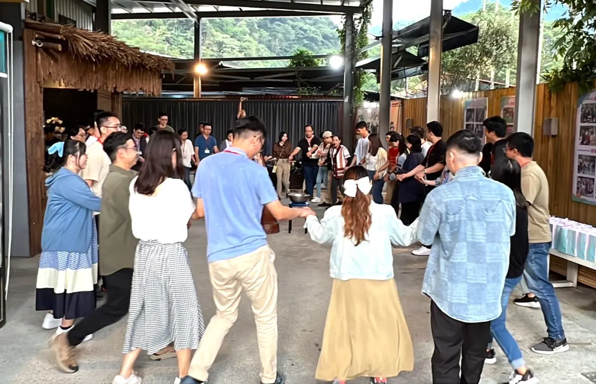 ▲單身聯誼體驗原鄉部落傳統樂舞(圖／民政局提供2023.10.29)