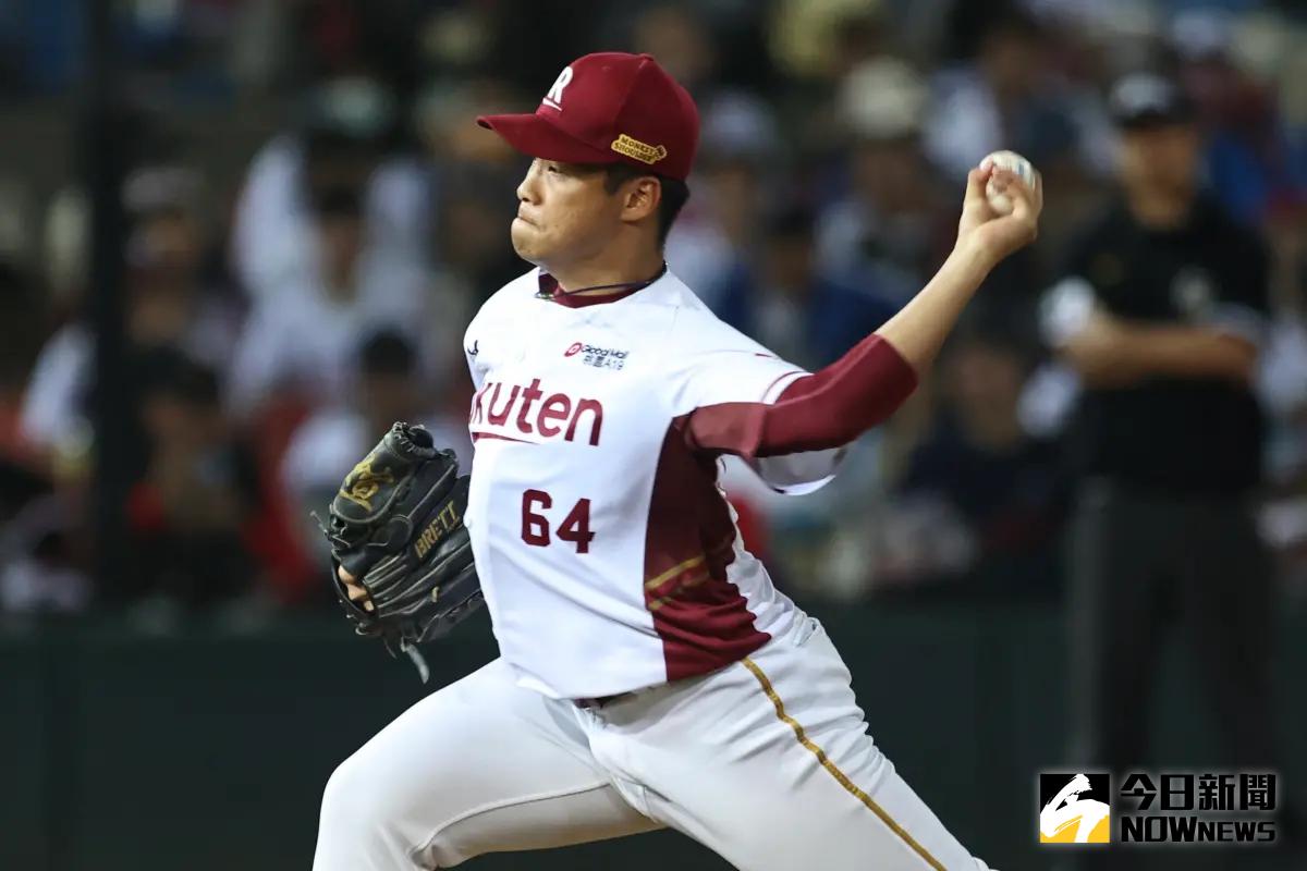 ▲中職季後挑戰賽G2，樂天桃猿王志煊6局上登板救火守住滿壘危機，成為本場奪勝的關鍵之一。（圖／記者葉政勳攝）