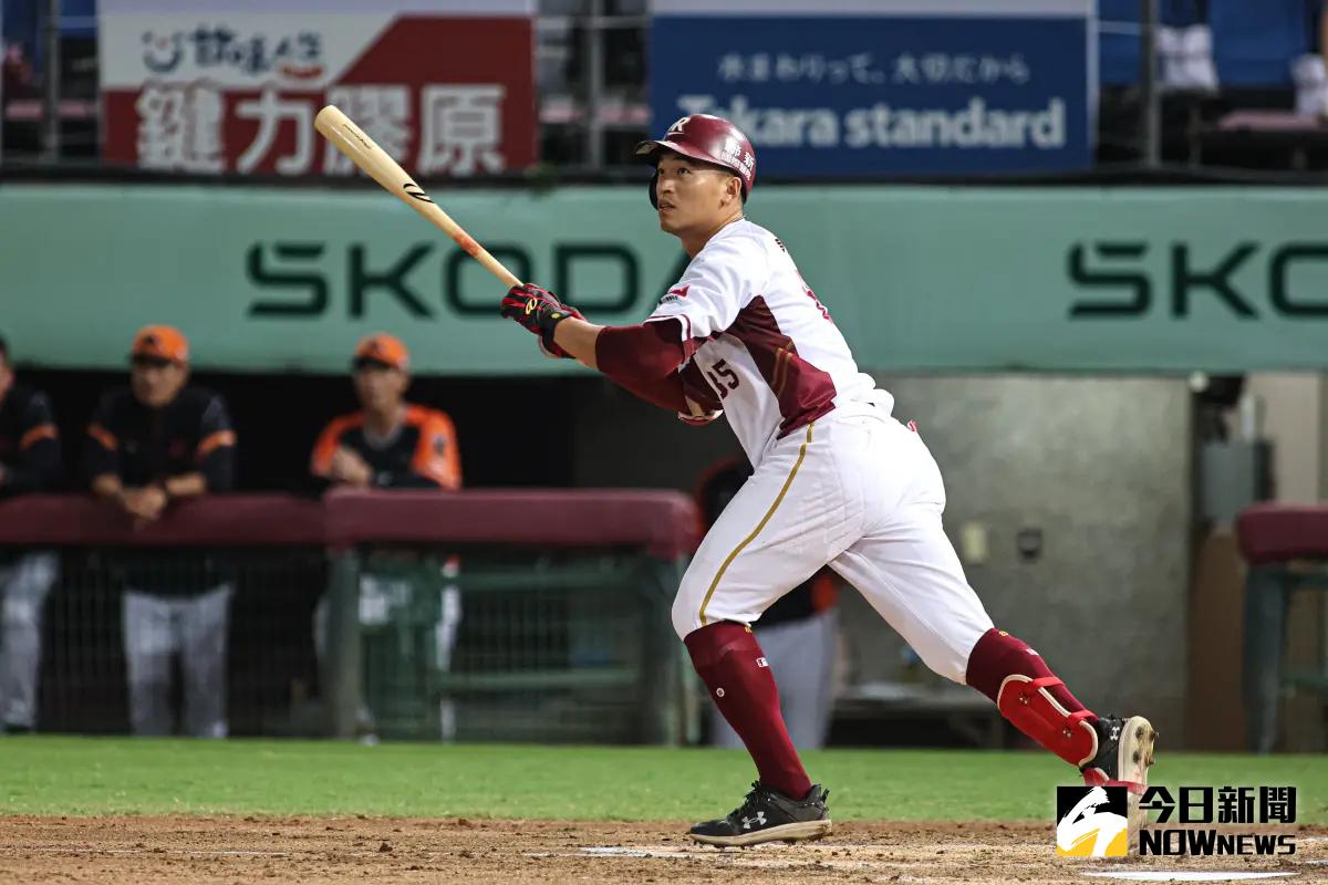 ▲樂天桃猿外野手朱育賢單場4打數4安打，包括一發全壘打率隊贏球。（圖／記者葉政勳攝 ,資料照）