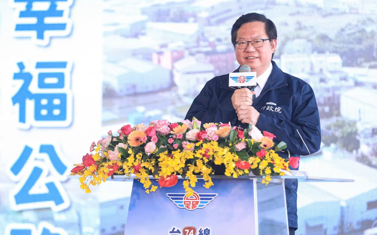 ▲桃園市長張善政抱怨向中央爭取增購機捷列車卻毫無回應，行政院副院長鄭文燦聲明回應，今年已提醒購置計畫必須及早規劃。（圖／台中市府提供）