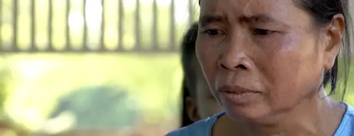 ▲被「哈瑪斯」抓去當人質的泰國移工的家屬，因想到親人而淚流滿面。（圖／翻攝自CNN影片）