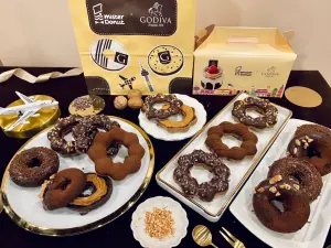 ▲Mister Donut x GODIVA聯名甜甜圈重磅回歸！6款聯名精品巧克力甜甜圈＋5款可可季甜甜圈。（圖／記者蕭涵云攝）