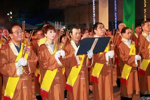 台南普法道濟寺連辦7天戰鬥機法會 圓滿開香
