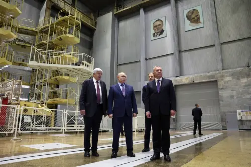 ▲俄羅斯總統蒲亭訪問位於科羅廖夫的火箭航太公司 (RSC) 。（圖／美聯社／達志影像）