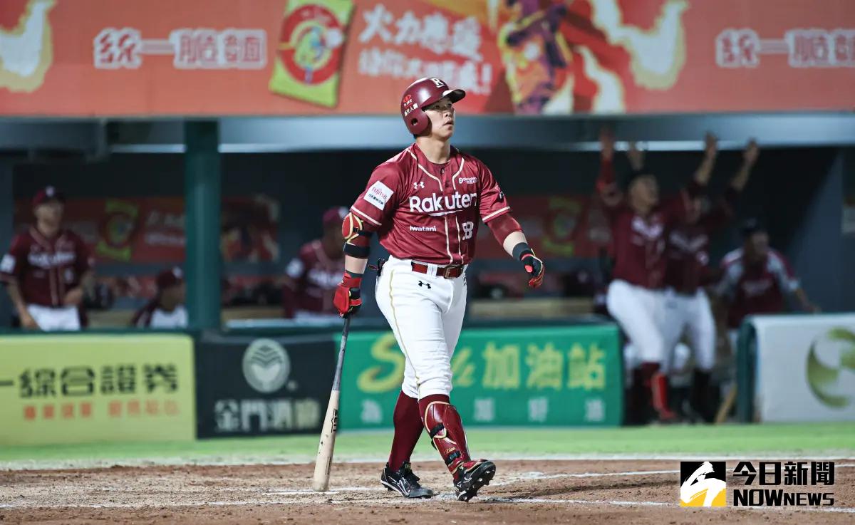 ▲樂天桃猿廖健富敲出雙響砲。（圖／記者葉政勳攝）