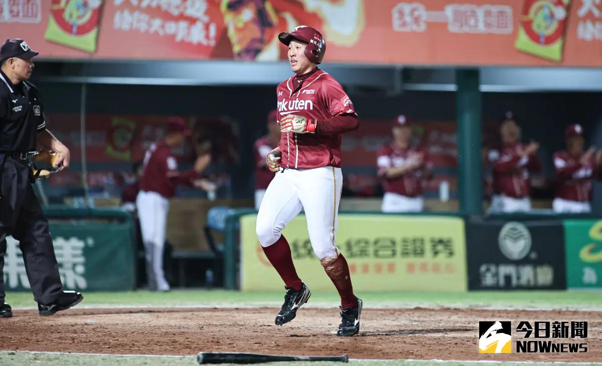 ▲樂天桃猿梁家榮是這次台灣大賽主角，黃忠義也相當看好他。（圖／記者葉政勳攝 , 2023.10.30）