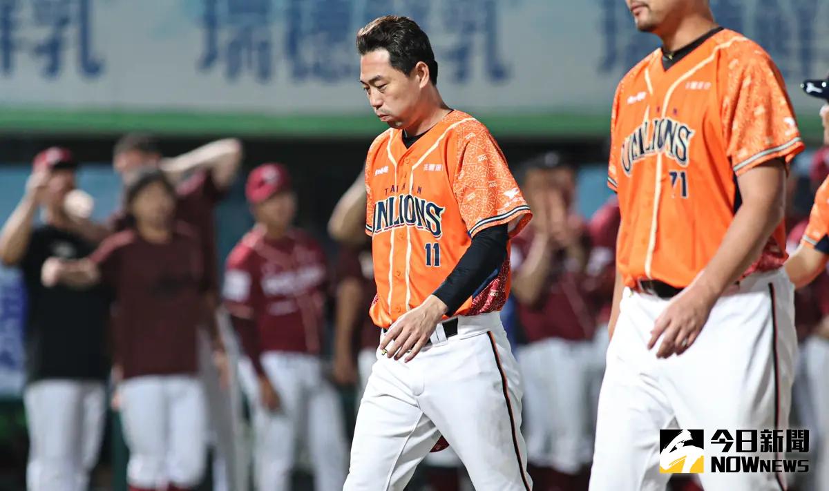 ▲統一獅總教練林岳平輸球後難掩失望情緒。（圖／記者葉政勳攝 , 2023.10.30）
