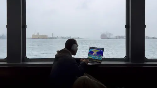 蘋果M3晶片MacBook Pro。(圖/官方提供) ▲蘋果M3晶片MacBook Pro。(圖/官方提供)