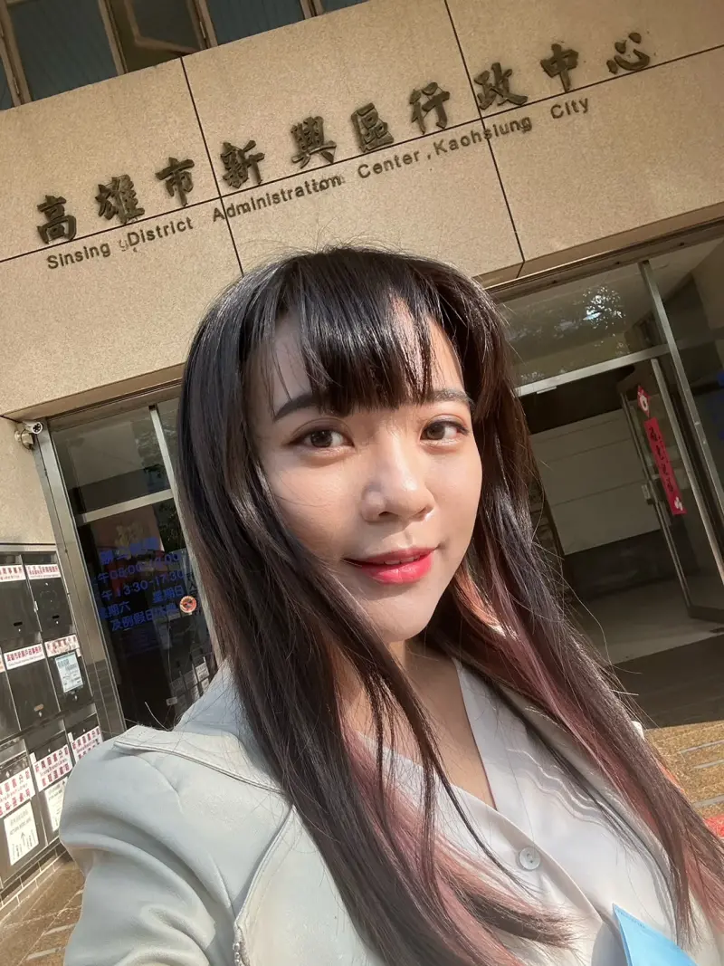 ▲黃捷在昨(30)日遷戶籍到高雄第六選區。(圖/黃捷服務處提供)