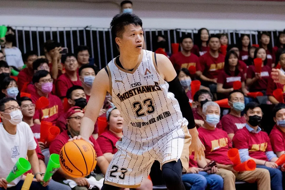 ▲臺南台鋼獵鷹的老將射手陳靖寰日前被爆出涉賭事宜，今（1）日所屬的台鋼獵鷹球團也決定先讓他離隊。（圖／取自寰我本色＃23 陳靖寰）