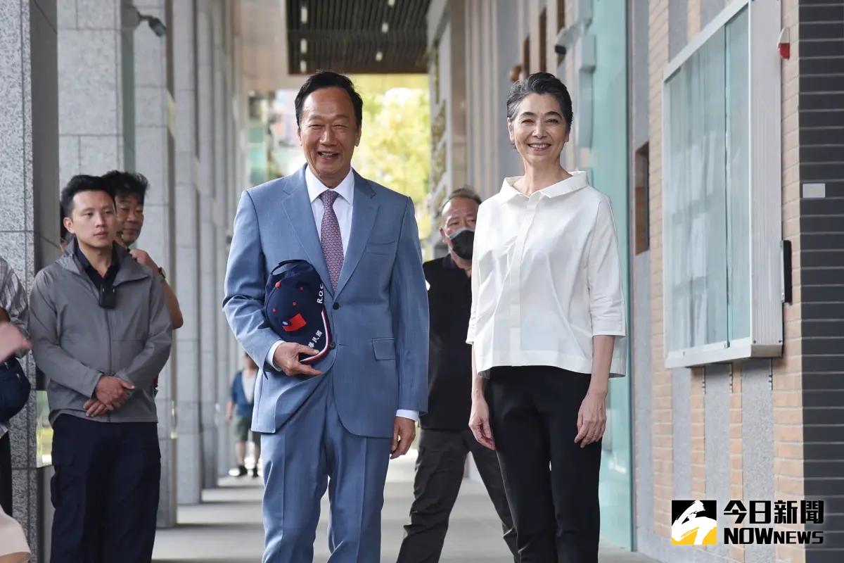 ▲鴻海創辦人郭台銘通過連署，他感謝這群人。（圖／記者陳明安攝）