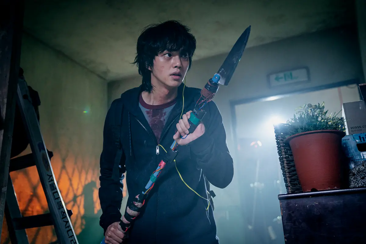 ▲《Sweet Home》第2季將在12月1日上線，宋江渾身浴血再度回歸。（圖／Netflix提供）