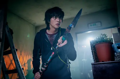 ▲《Sweet Home》第2季將在12月上線,宋江渾身浴血再度回歸。(圖/Netflix提供) ▲《Sweet Home》第2季將在12月上線,宋江渾身浴血再度回歸。(圖/Netflix提供)
