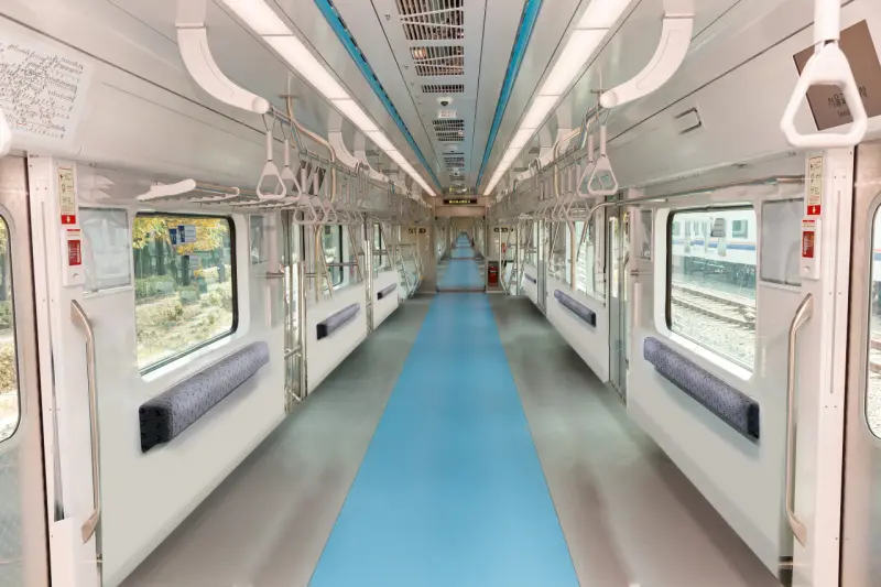 ▲韓國首爾地鐵公司（Seoul Metro）今（1）日宣布，將在明年1月試行「無座位車廂」，希望能容納更多乘客，緩解尖峰時刻的車廂擁擠。（圖／翻攝自首爾地鐵公司）