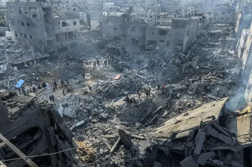 ▲哈瑪斯聲稱以色列對加薩走廊（Gaza Strip）最大難民營「賈巴利亞營」發動2天內第2場轟炸，造成「數十人」傷亡。（圖／美聯社／達志影像）