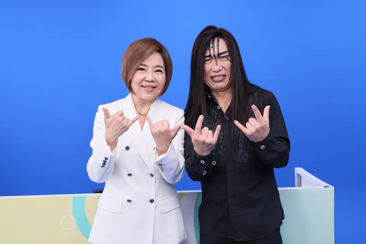 ▲于美人（左）宣布參選後，首個政論節目就獻給郭子乾，但被他今「肥迪」造型嚇到。（圖／記者鄭孟晃攝）