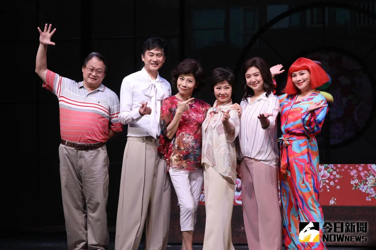 ▲YouTuber「這群人」董仔（右一）跨界演舞台劇，壓力大到發燒39.7度送急診。（圖／記者陳明中攝）