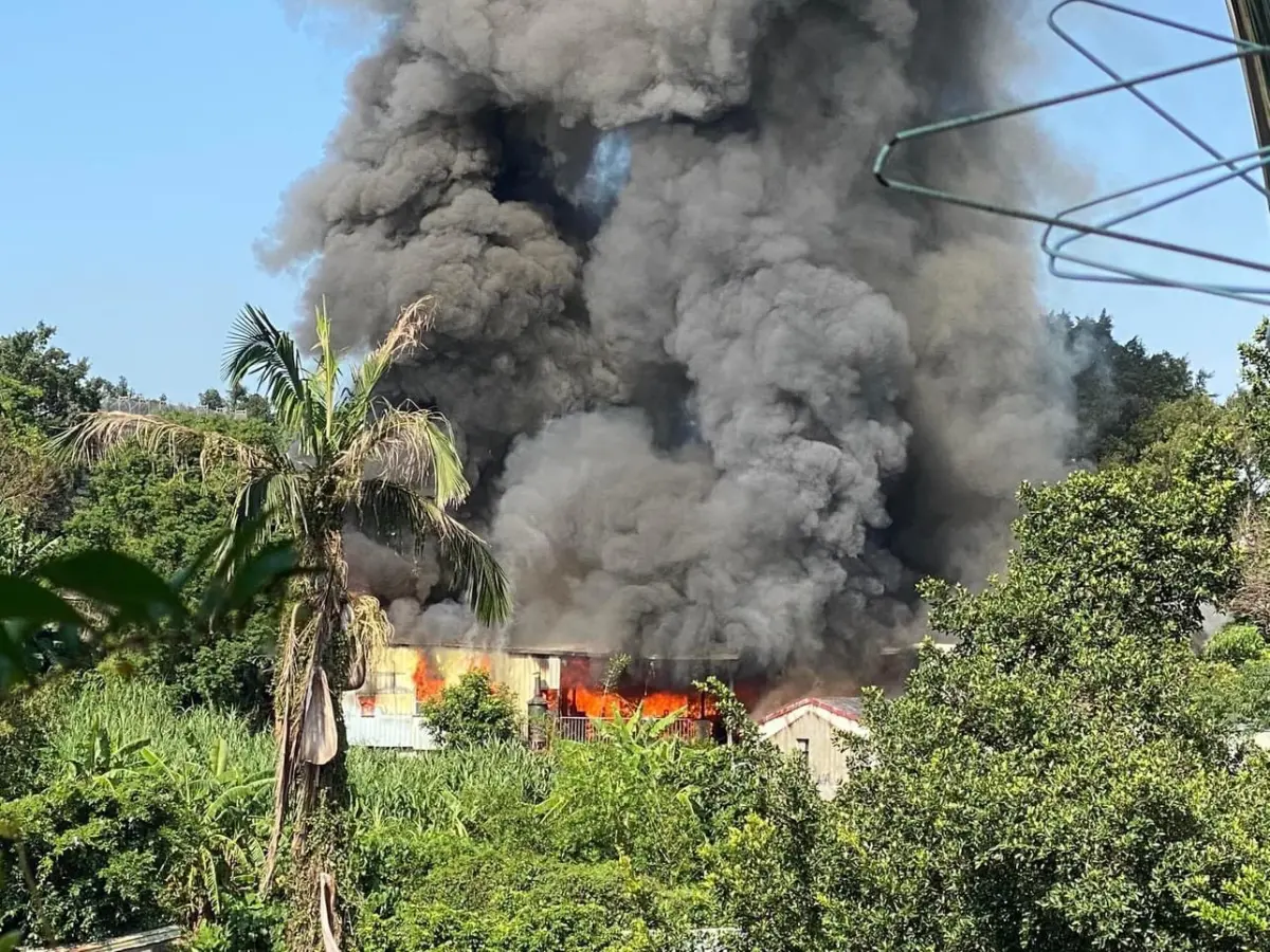 ▲北市信義區3日上午傳出火警，現場1人明顯死亡。（圖／讀者提供）