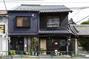 ▲陸媒報導，日本鄉村廢棄空屋多，吸引不少外國人瘋買「改建成Airbnb」。（圖／翻攝微博）
