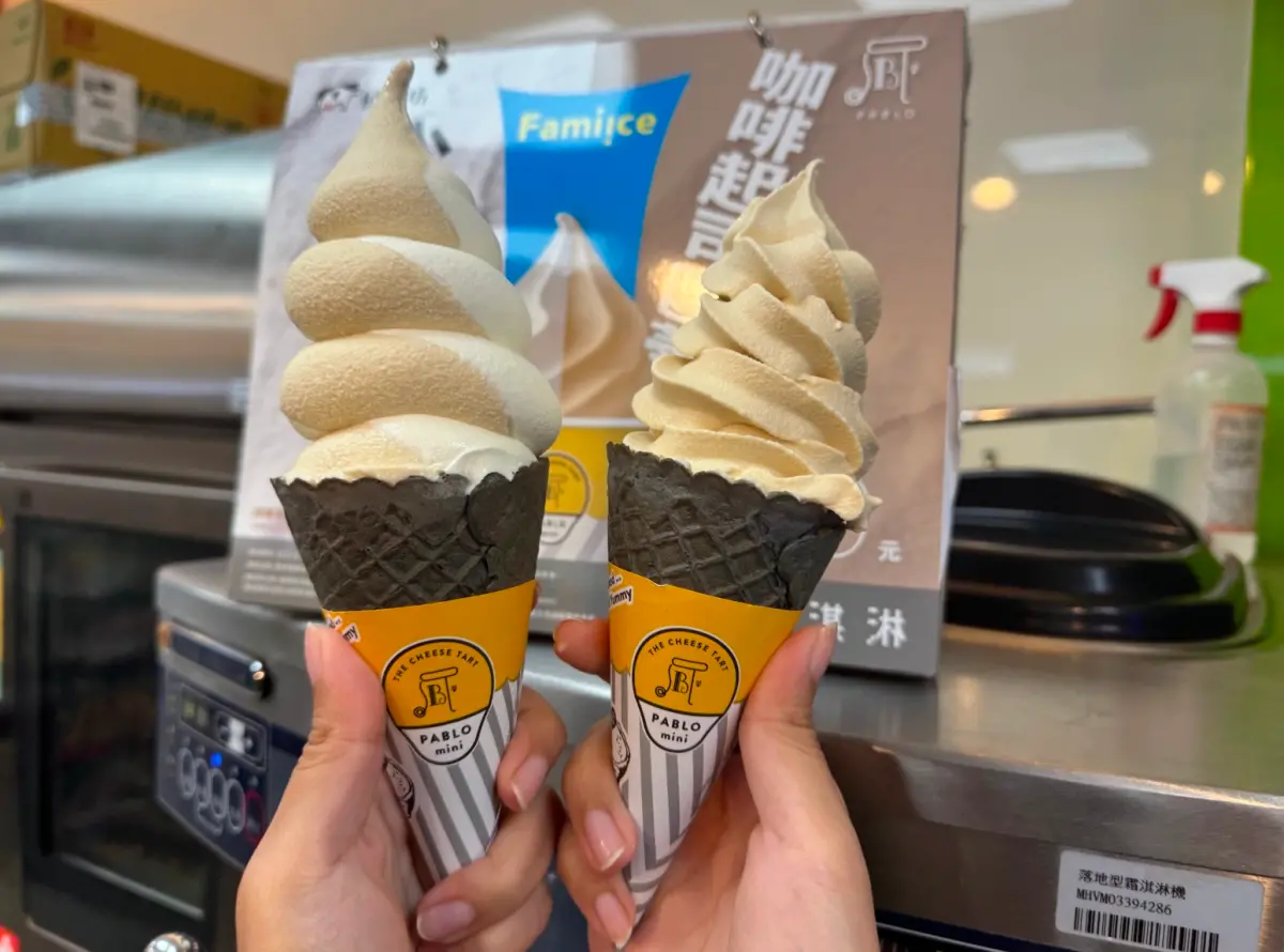 ▲歡慶雙11購物節！7-11霜淇淋買1送1優惠、全家PABLO聯名新口味買2送1。（圖／記者鍾怡婷攝）